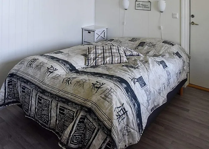 Apartment 6 Person In *